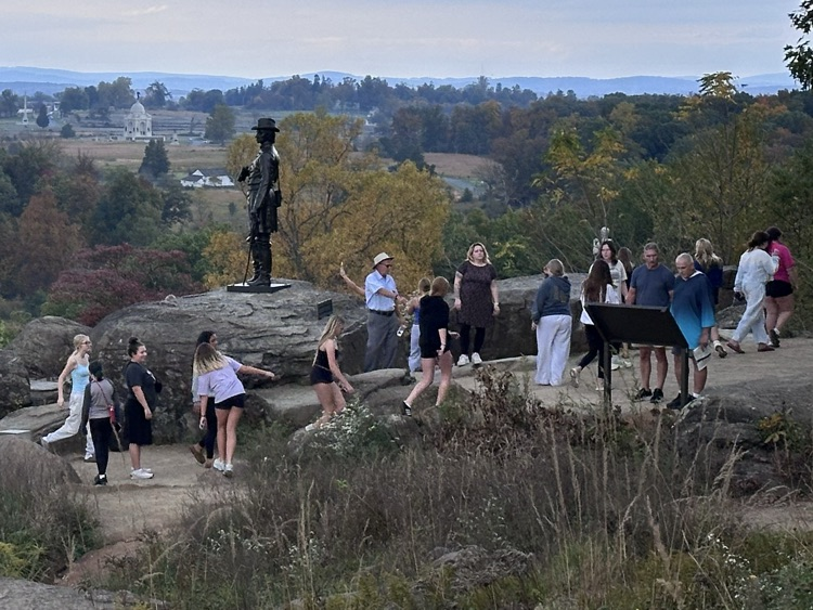 🇺🇸Our 8th graders kicked off their Washington, D.C. trip today with an unforgettable first stop in Gettysburg!