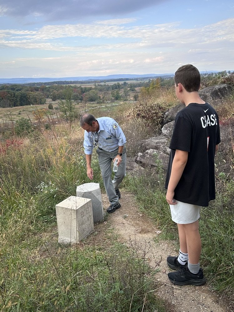 🇺🇸Our 8th graders kicked off their Washington, D.C. trip today with an unforgettable first stop in Gettysburg!