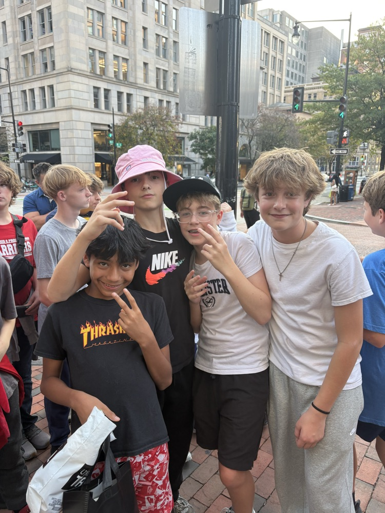 GMS 8th grade Washington DC trip day 3! Check out the group photo in front of our nation’s Capitol Building!
