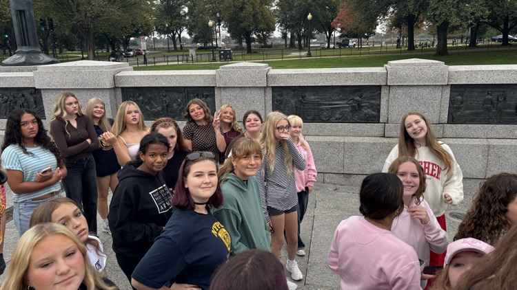 GMS 8th grade Washington DC trip day 3! Check out the group photo in front of our nation’s Capitol Building!