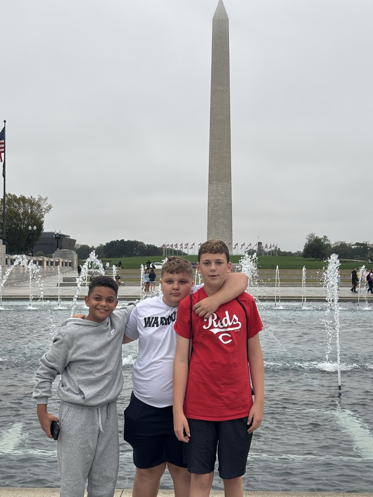 GMS 8th grade Washington DC trip day 3! Check out the group photo in front of our nation’s Capitol Building!