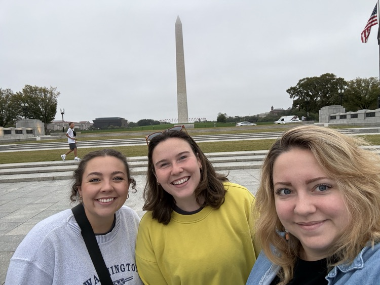 GMS 8th grade Washington DC trip day 3! Check out the group photo in front of our nation’s Capitol Building!