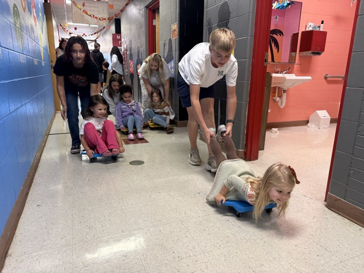 The Goshen Middle School Leo Club had a fun time hosting Mrs. Burns’s full day preschool class for the Fall on the Farm event this morning.