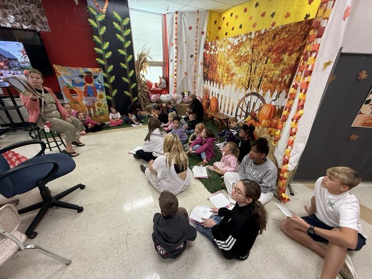 The Goshen Middle School Leo Club had a fun time hosting Mrs. Burns’s full day preschool class for the Fall on the Farm event this morning.