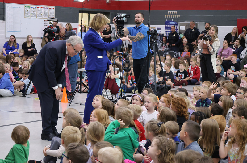 Gov. Mike DeWine and Fran DeWine speaking to students
