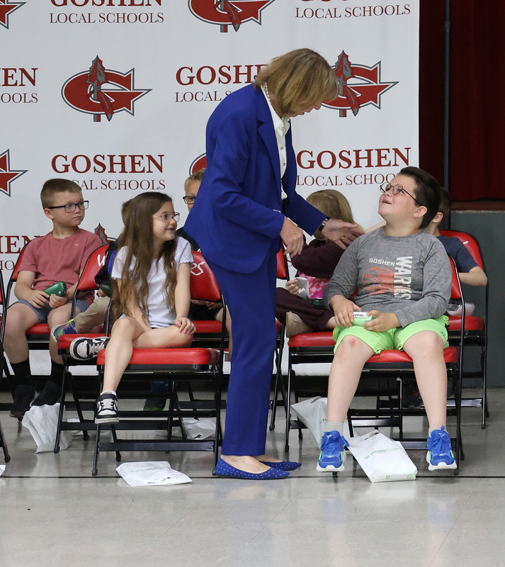 First Lady Fran DeWine speaking with a student