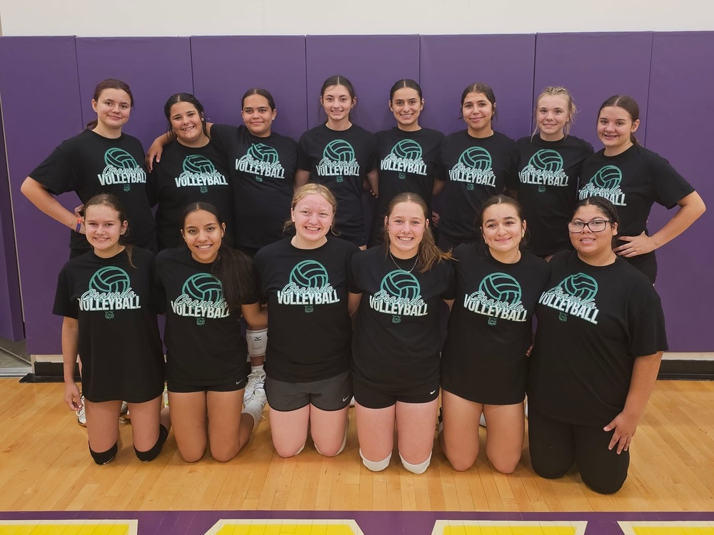 2025-26 HS Volleyball team. Back row: Piper McCarty, Madyson Grasmick, Sierra Esquibel, Camryn Coleman, Dayzriana Quintana, Leila Pizarro, Rhyelin Harper, Summer Raines. Front Row: Mikasha Martinez, Nicole MelendezOrozco, Kinsley Williams, Emri Marquez -Neugebauer, Emersen Hernandez, and Annalicia Mendez.
