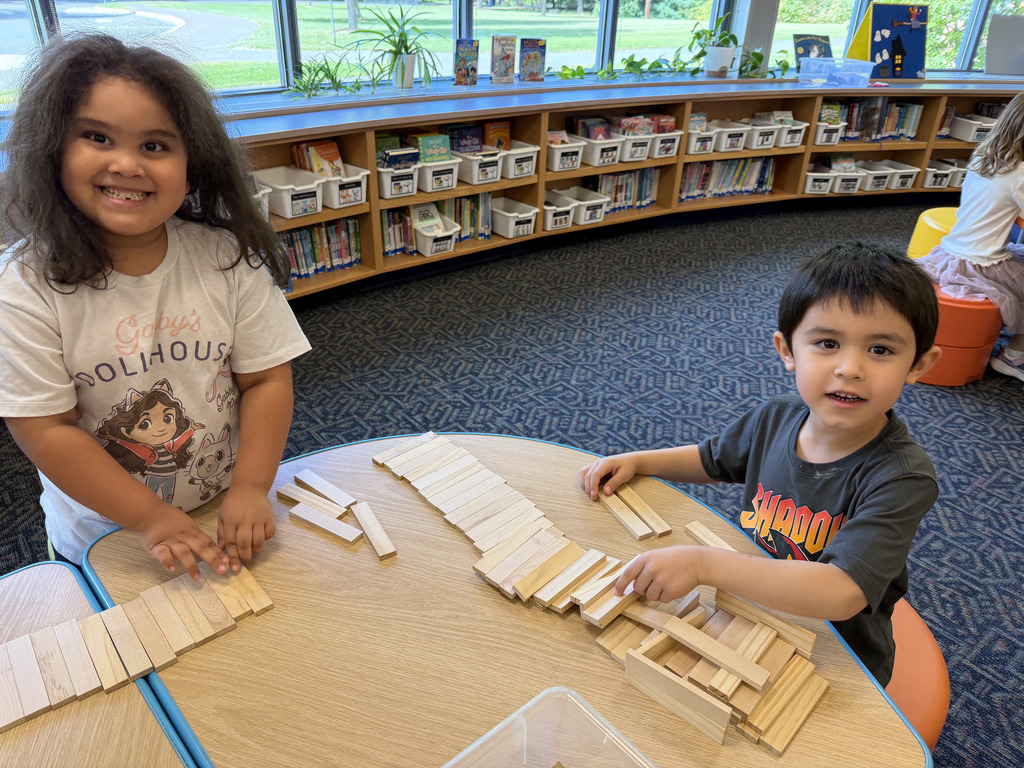 Students playing with blocks.