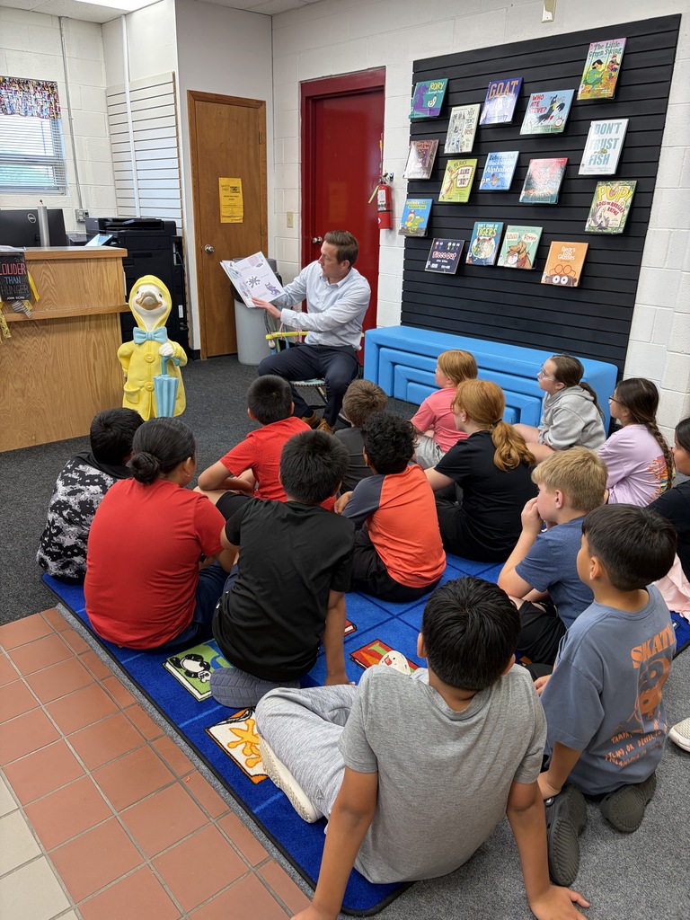 Reading to students