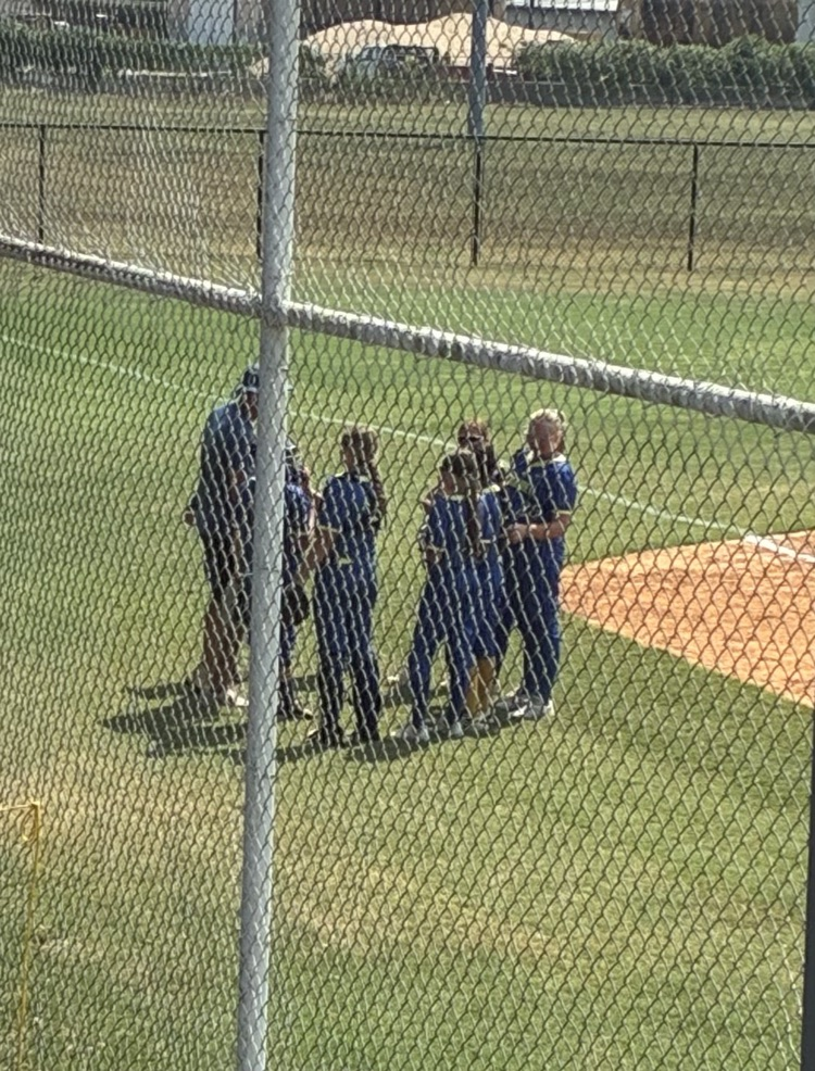 softball players