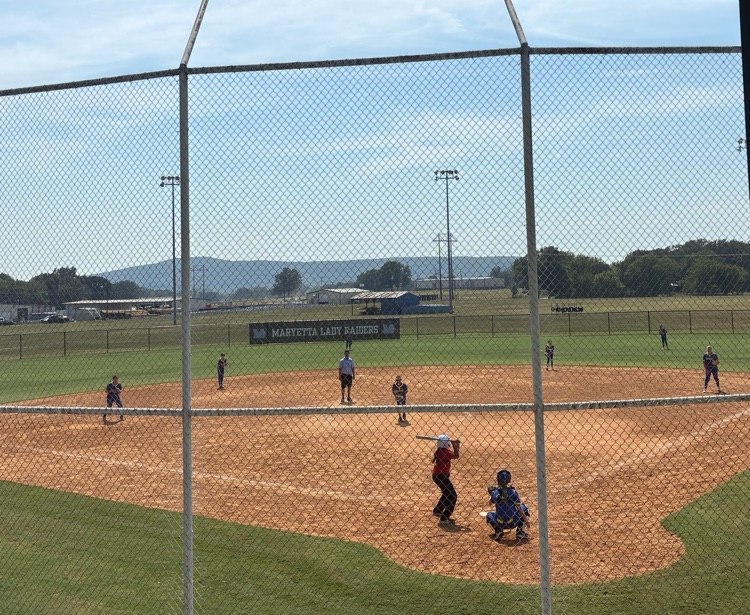 softball players