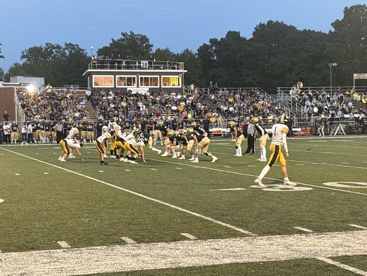 offense lines up