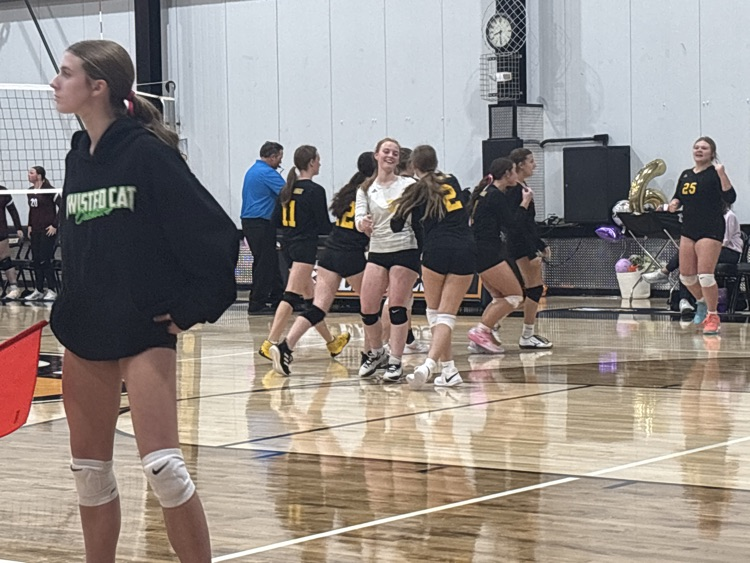 celebrating a set victory