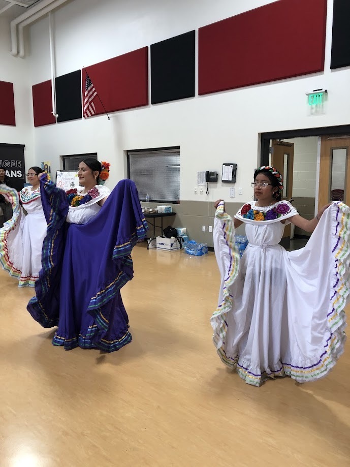 GHS Folklorico dancers kick off GHS Art Exhibit with a performance!