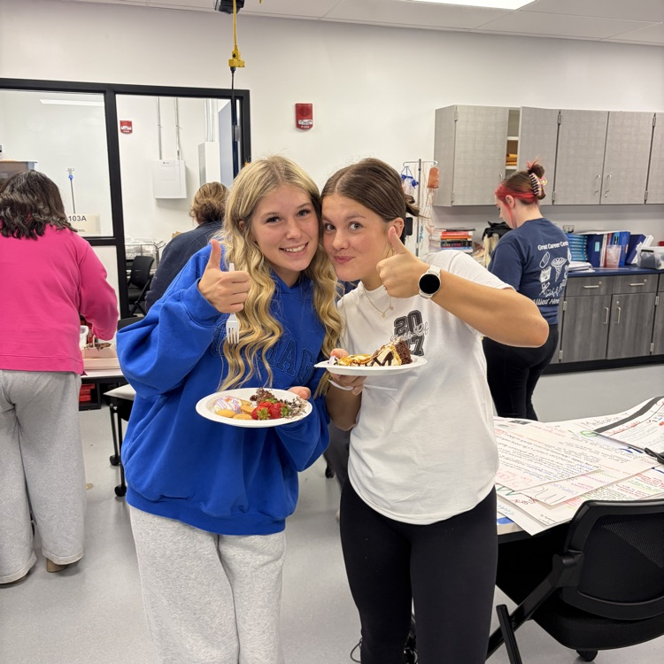 Allied Health Seniors ended the week with some sweet treats 🍫🍩🍪