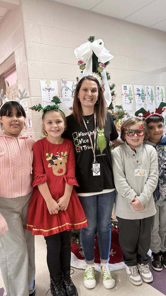 Reindeer Round Up 🎅🏻 (All Out Christmas Gear)