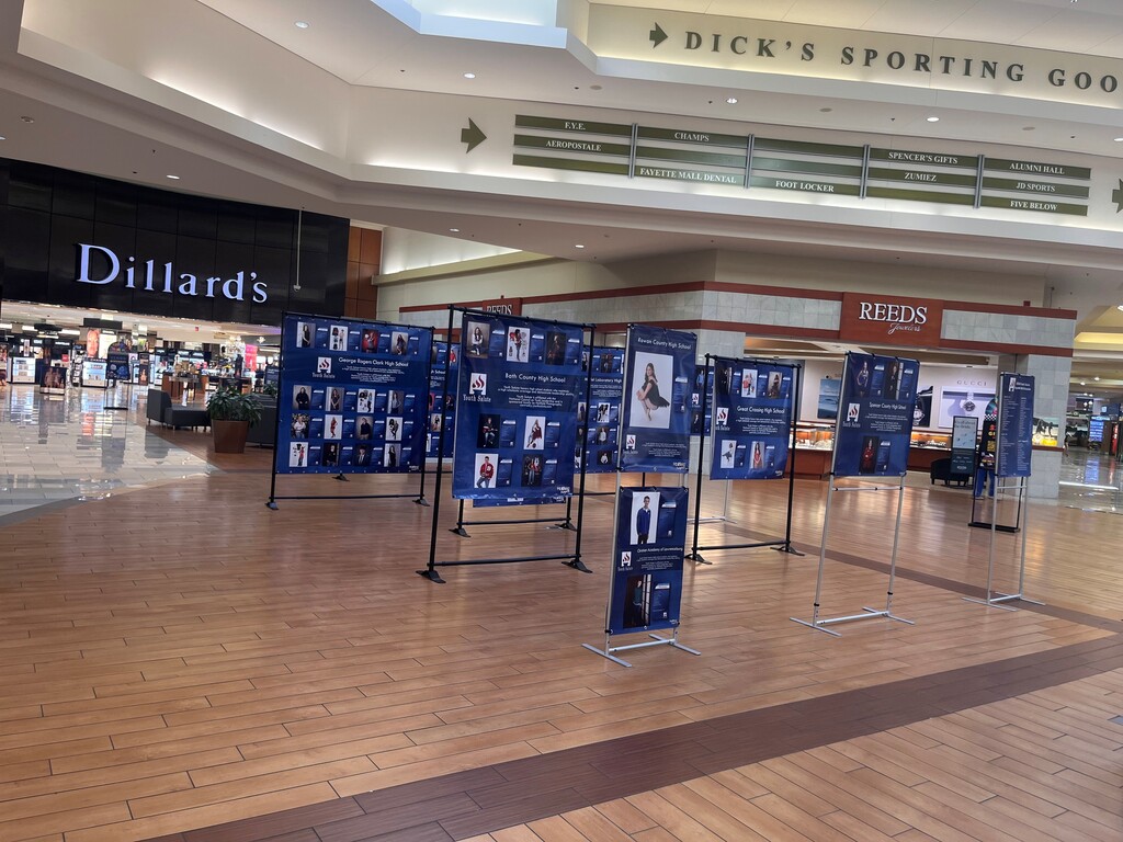 banner display in mall