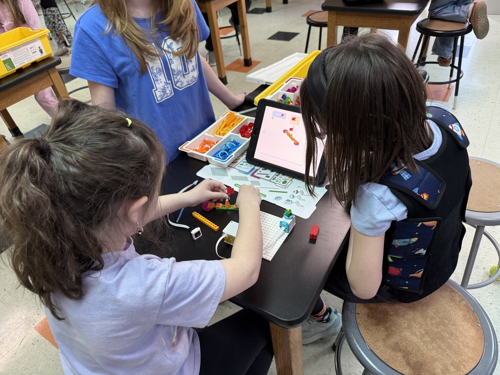 STEAM classroom with kids