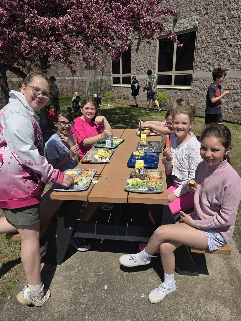GMS students have lunch outside- photo