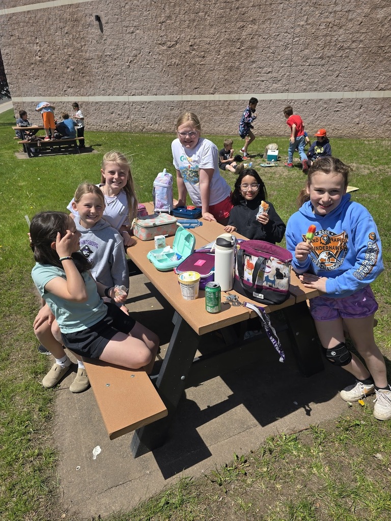 GMS students have lunch outside- photo