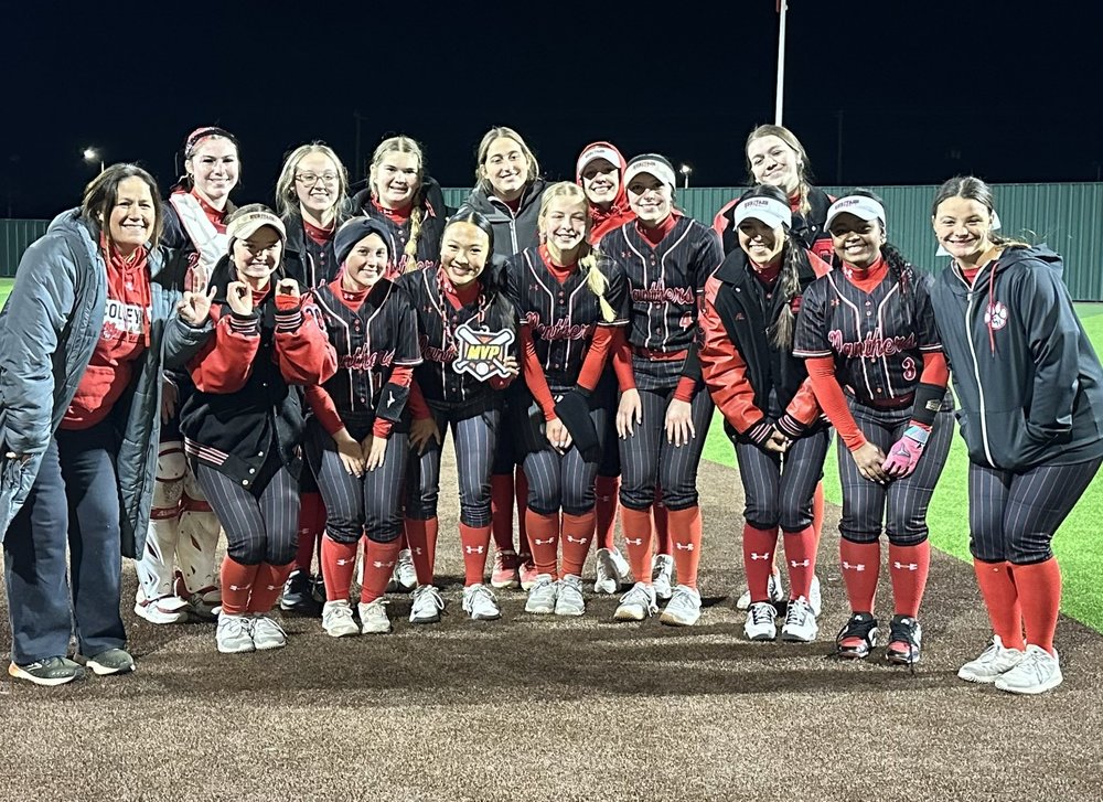 CHHS Softball posing for a team photo.