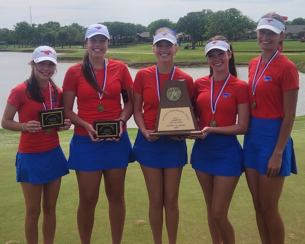 GHS Girls Golf Celebrating District Title Win