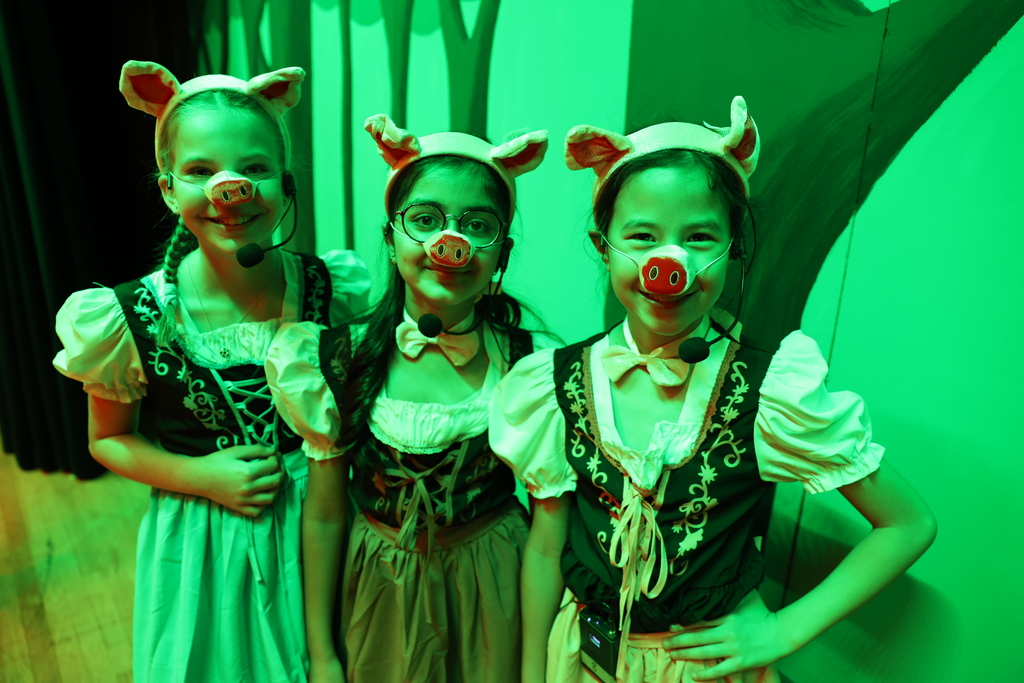 Bransford students dress rehearsal for Shrek the Musical
