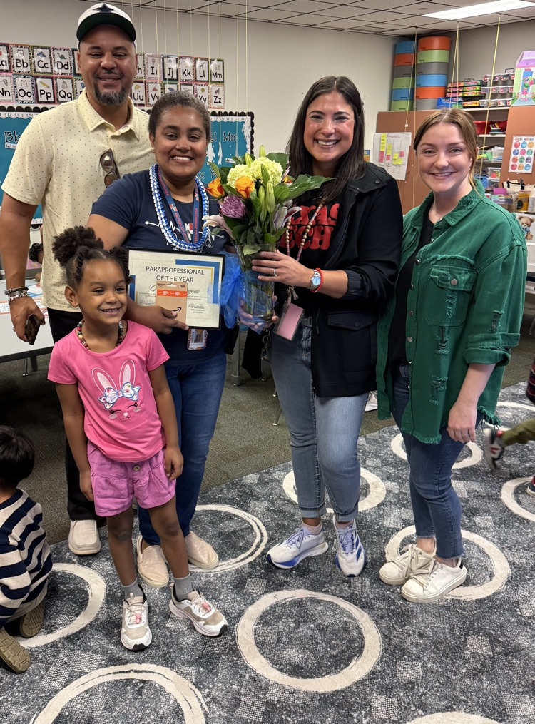 paraprofessional with family 