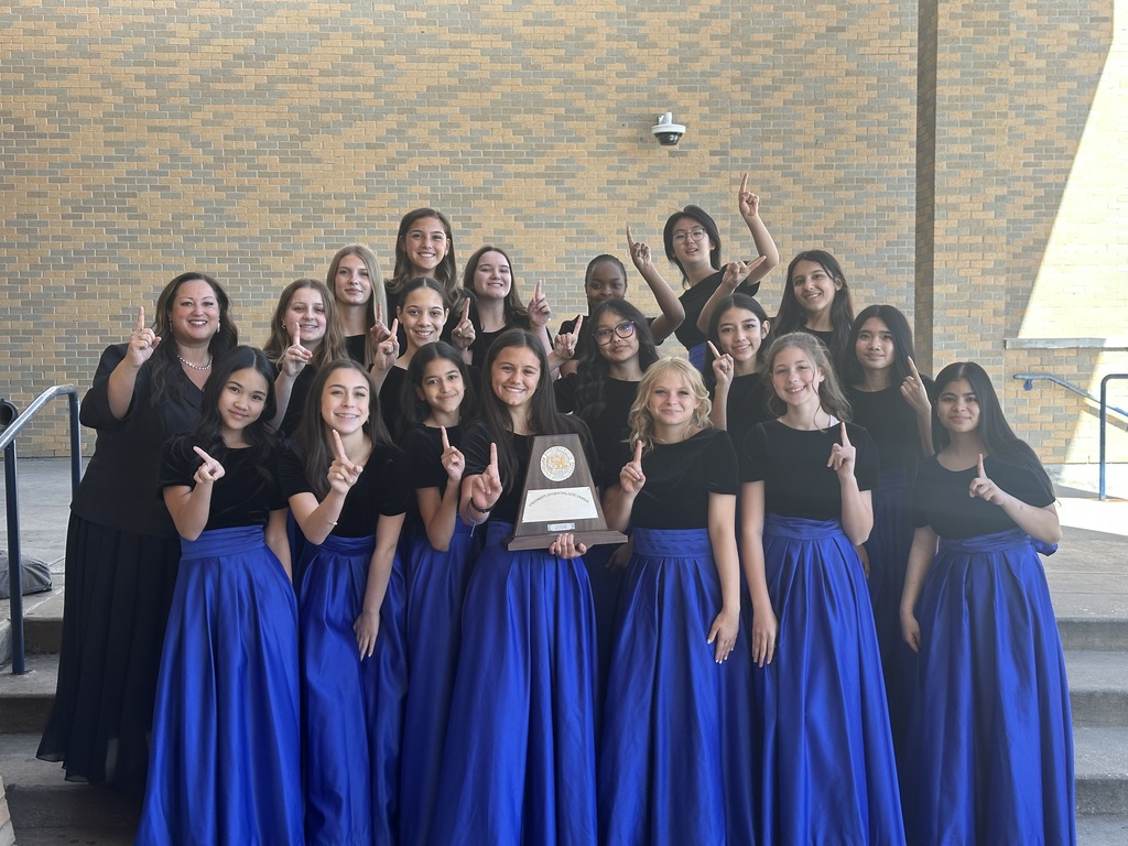 Bella Voce Girls Choir with a trophy for a 1 rating all around