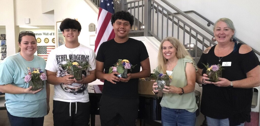 CTE Floral class donates flowers to senior living center