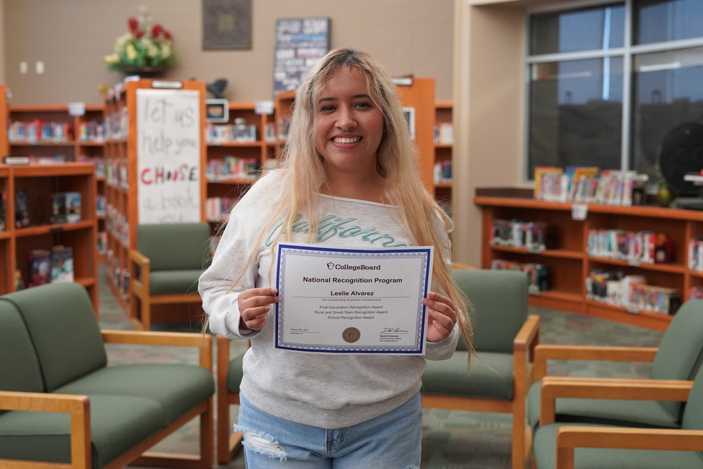 Lesle Alvarez Award