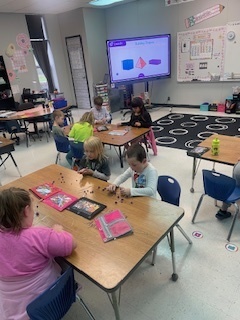 Kindergarten 3D Shapes Lesson Photos