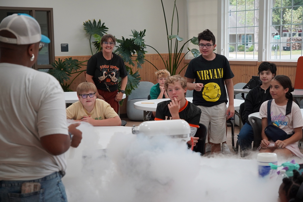 Gate Students Ice Cream Visit