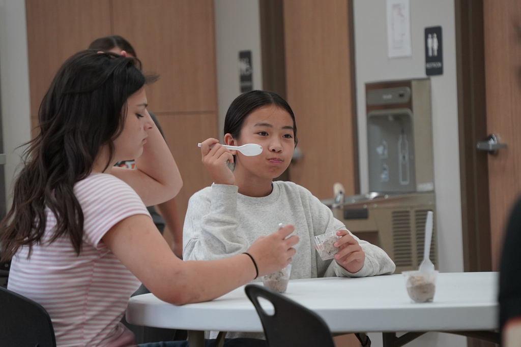 Gate Students Ice Cream Visit