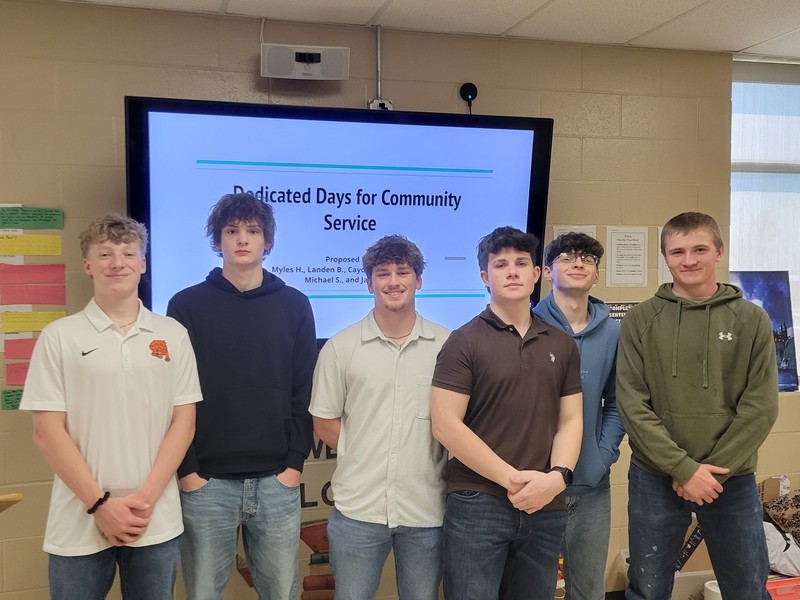 GHS Juniors Presenting Ideas