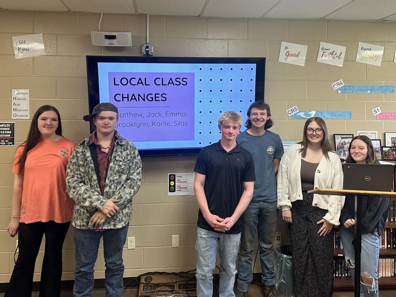 GHS Juniors Presenting Ideas