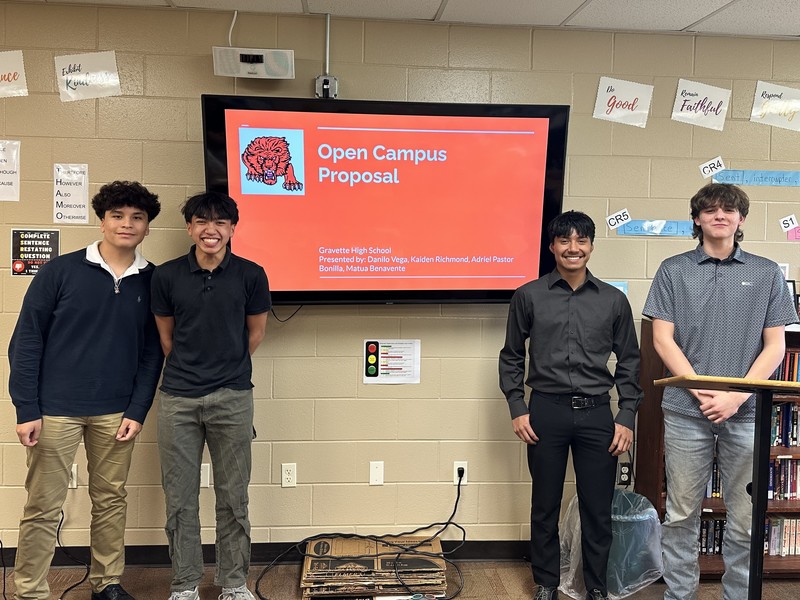 GHS Juniors Presenting Ideas
