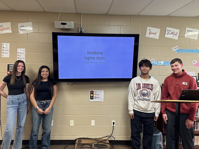 GHS Juniors Presenting Ideas