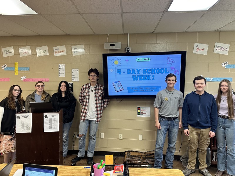 GHS Juniors Presenting Ideas