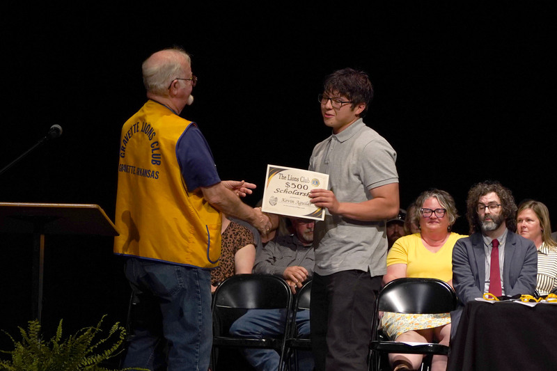 Gravette Lions present scholarship