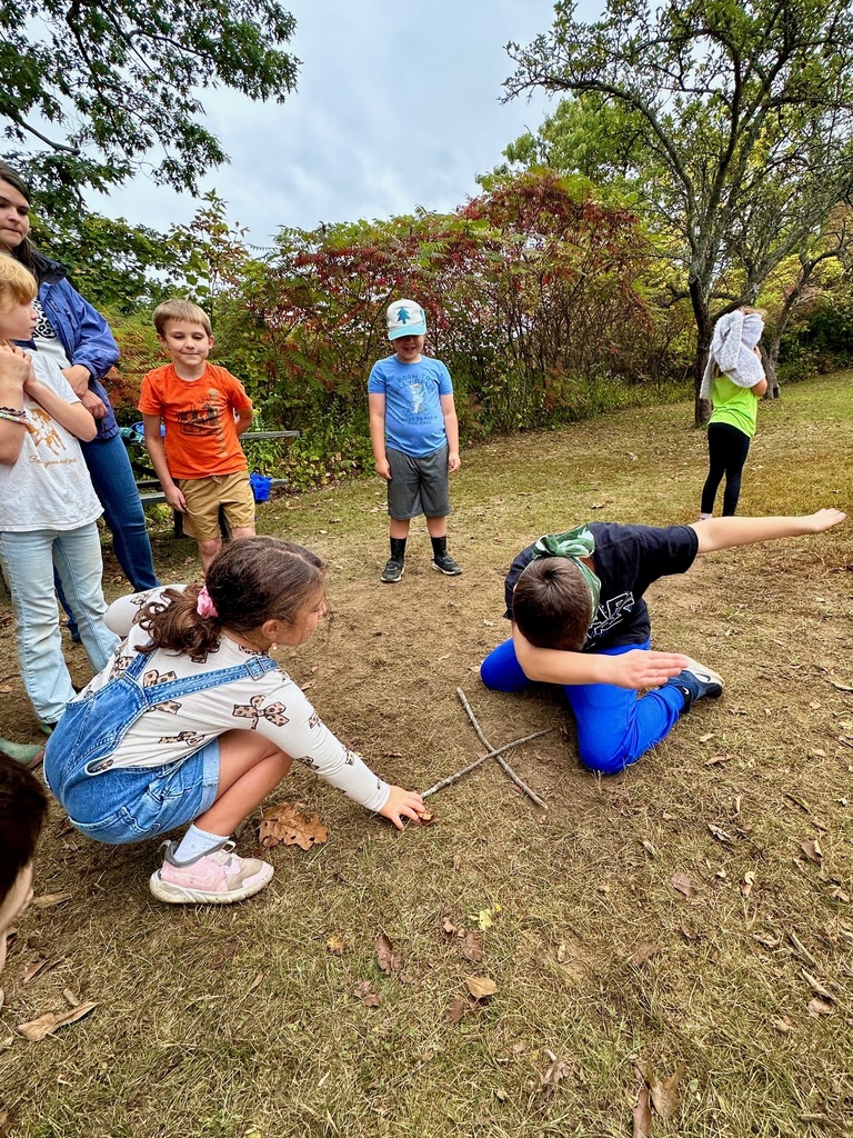2nd graders learning and having fun at the Shell Middens!
