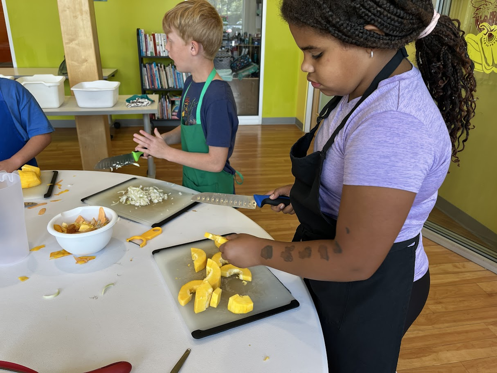 4th graders prepping for our Squash soup at the YMCA FARMS Kitchen.