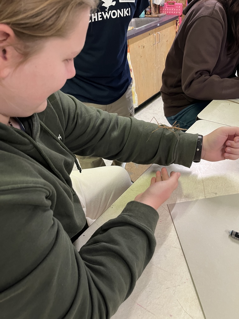 8th graders participating in a live draw session in art!