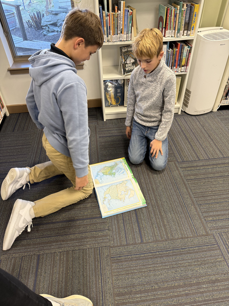 Mrs. Girard's 5th and 6th grade students have started their monthly visits to Skidompha Library.