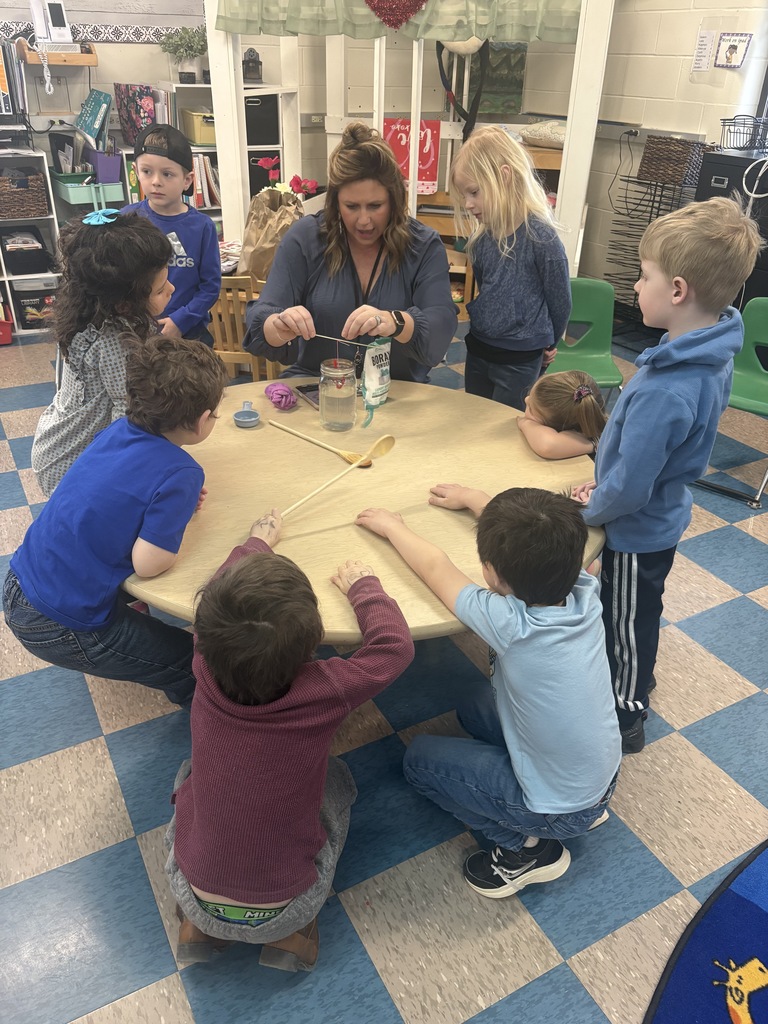 Mrs.Ball’s class making crystal hearts! ❤️