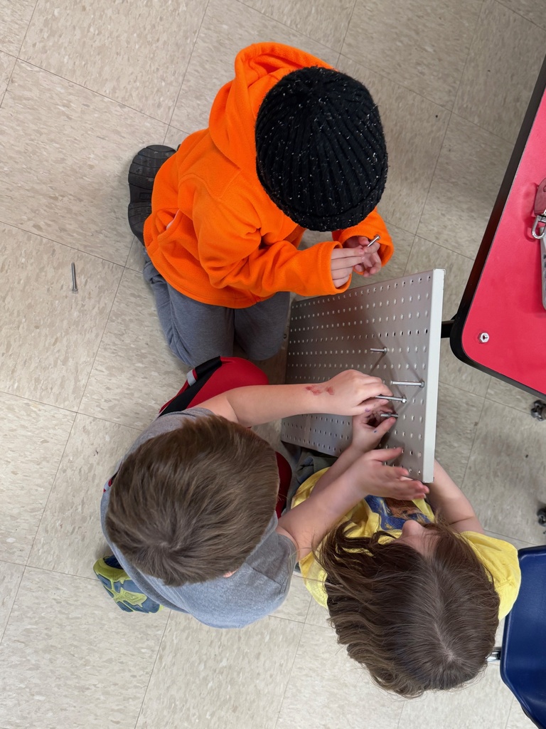 First graders had a visit from Owl’s Head Transportation Museum and participated in a group STEAM challenge.
