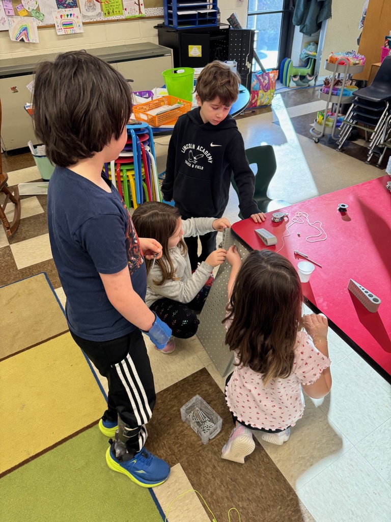 First graders had a visit from Owl’s Head Transportation Museum and participated in a group STEAM challenge.