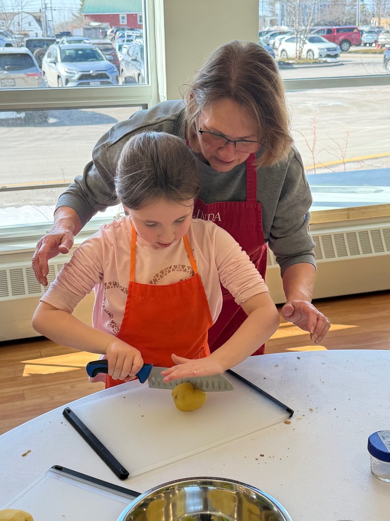 Mrs. Verney’s class went to FARMS kitchen!