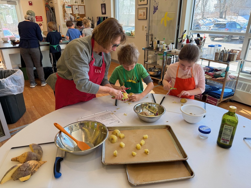 Mrs. Verney’s class went to FARMS kitchen!