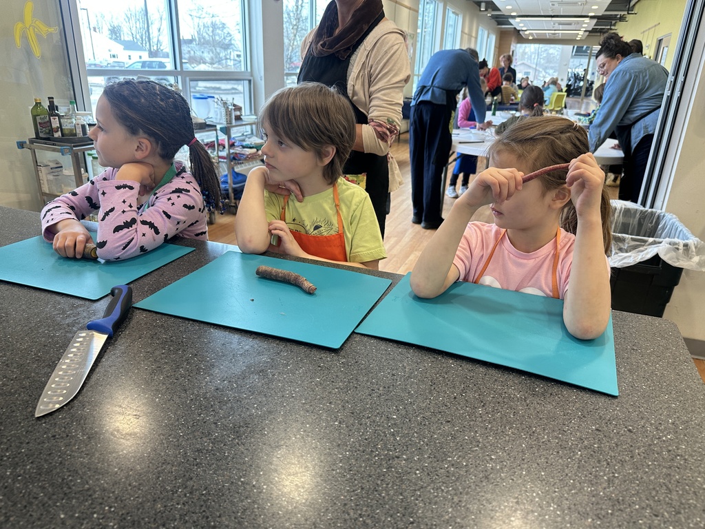 Mrs. Welch’s Class had a great time making and trying new recipes at FARMS Kitchen!